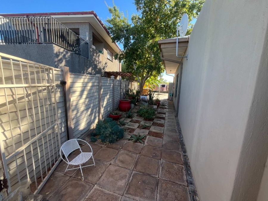 4 Bedroom Property for Sale in Keidebees Northern Cape